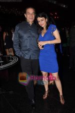 dalip with anida at Rohit Bal_s bday bash in Veda on 12th May 2011.JPG